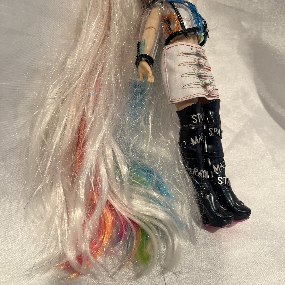 Rainbow High Amaya Raine Hair Studio Doll Series 11" Articulated Fashion Doll - Picture 4 of 6
